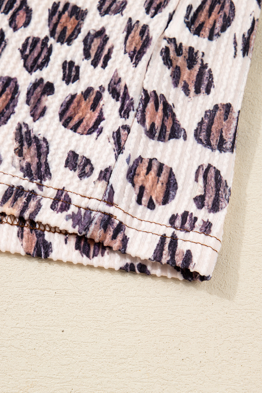 Parchment Leopard Colorblock Patchwork Twist Ribbed Plus Size V Neck Baggy Pullover