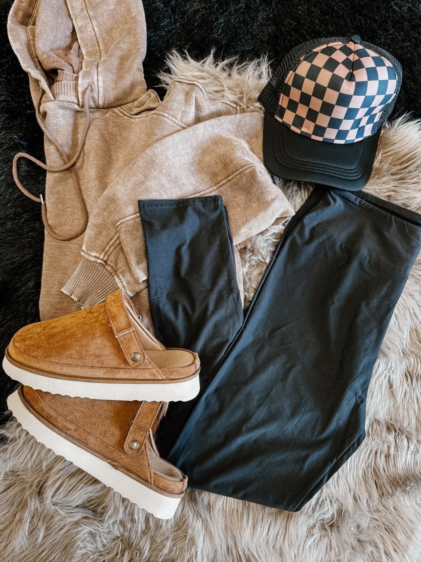 Black leggings (in stock)