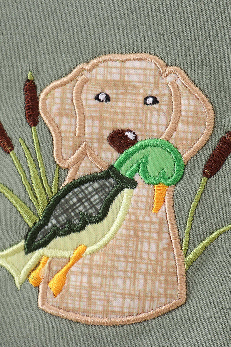 Camouflage dog hunting applique pullover